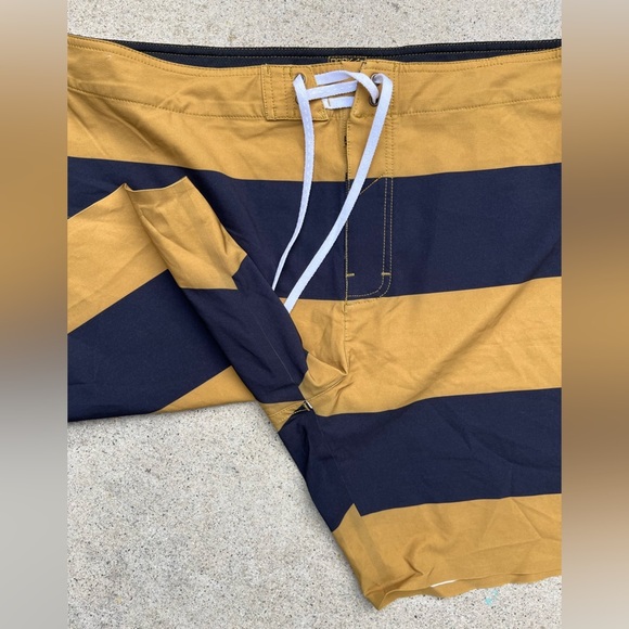 Men's Dark Seas Board Shorts Multicolor 36 Surf Beach Shred Swim Zip Tropical - Picture 6 of 10